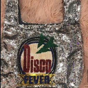 disco fever 🕺🏽